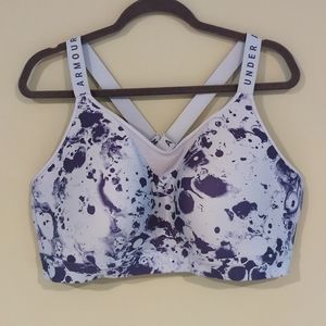 2x Under armour sports bra